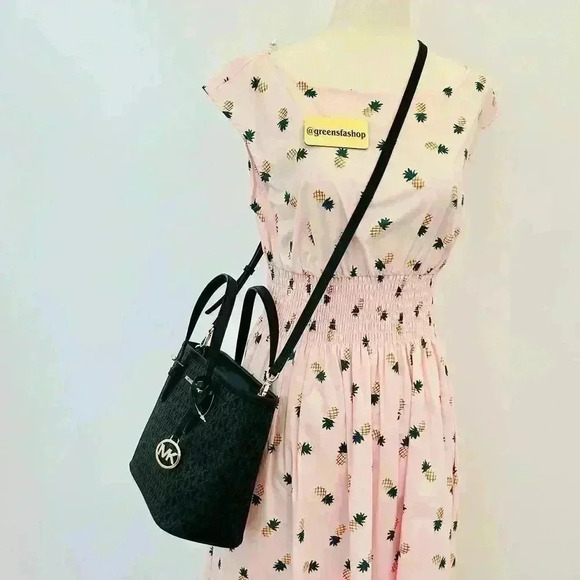 Michael Kors XS Jet Set Travel Carryall Top Zip Tote Black - Picture 9 of 9